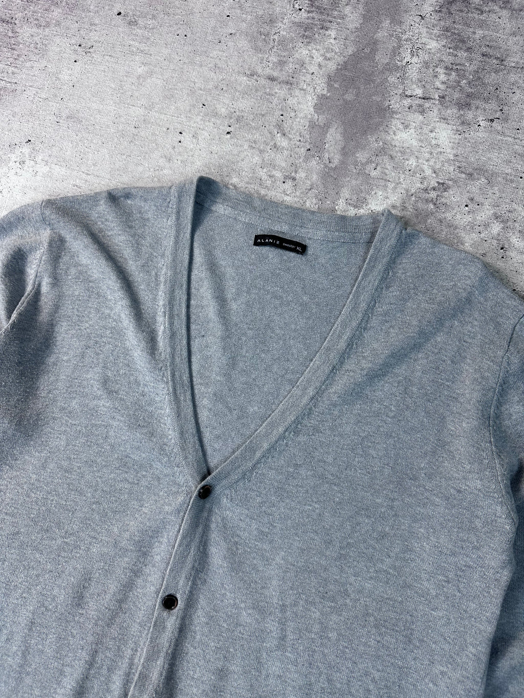 Cardigan Alaniz